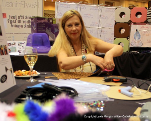 Making cat ears-cat style lounge -blogpaws